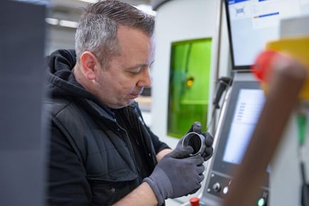 Mitarbeiter Metallbearbeitung