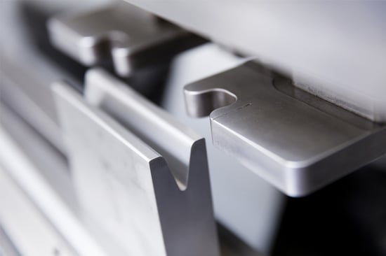 La matrice avec deux cylindres réglables à l'arrière.