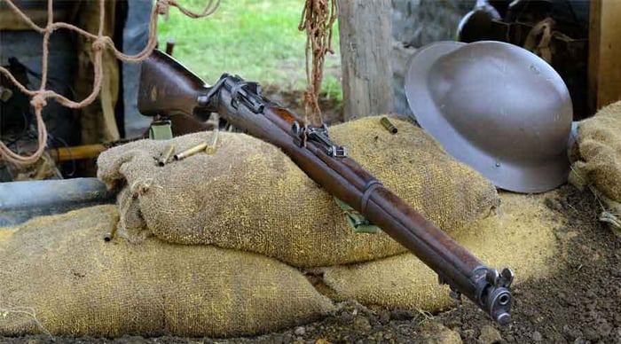 pistolet avec pièces en acier inoxydable