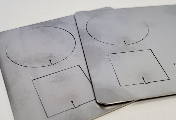 micro joints maintiennent les pieces en place